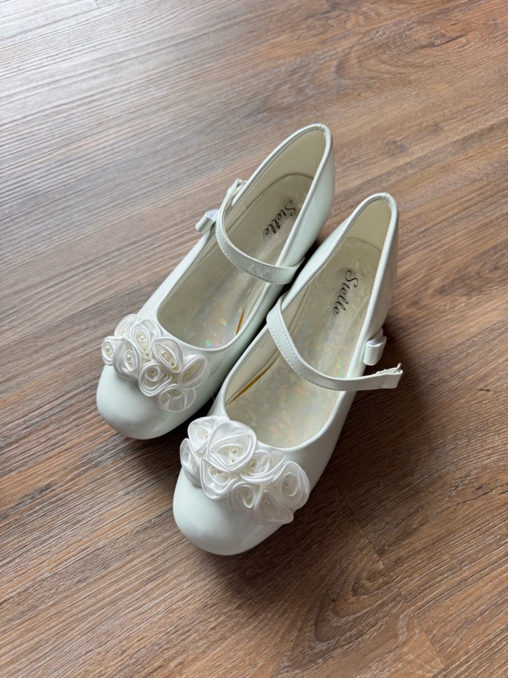Stellah White Girls' Mary Jane Dress Shoes with Rosette Accents